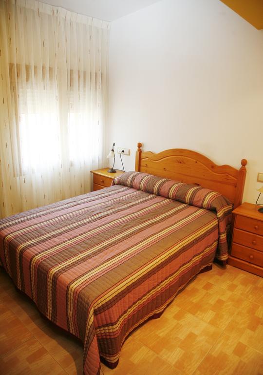 Hostal Cuatro Esquinas Ejea De Los Caballeros Bilik gambar